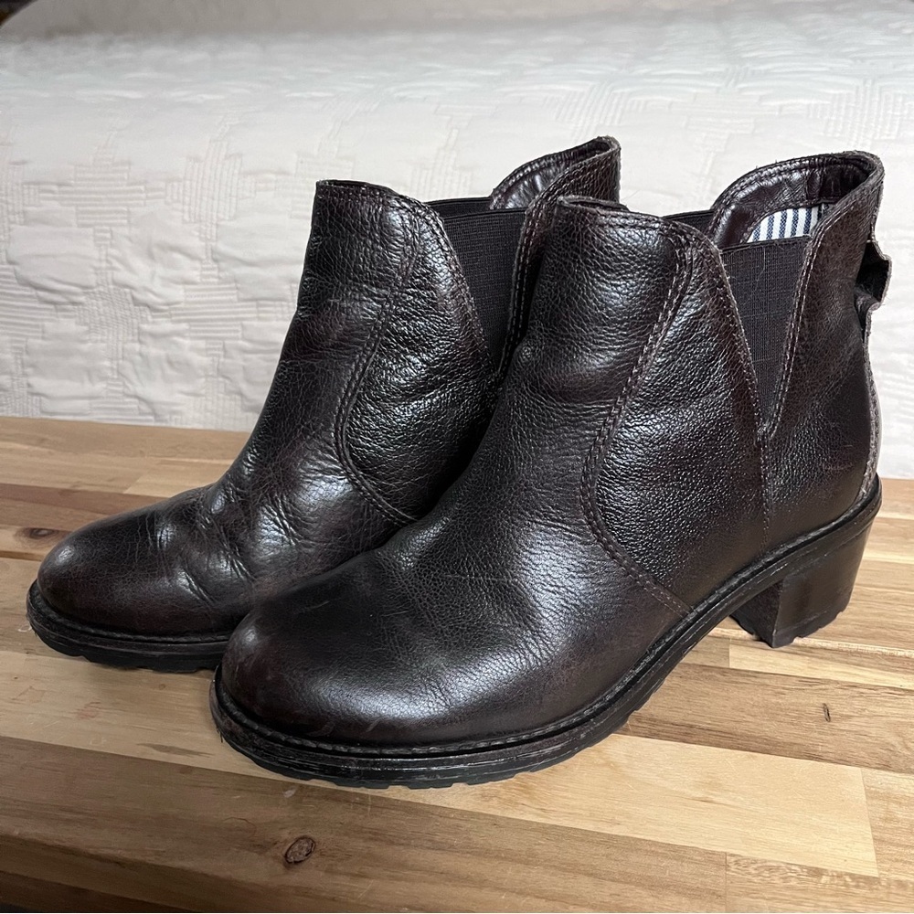 L.L. Bean Brown Ankle Boots Cabincore Chocolate Brown Leather Cozy Weather Fall - Picture 8 of 11